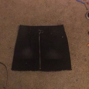 Dollhouse| Black zipper skirt